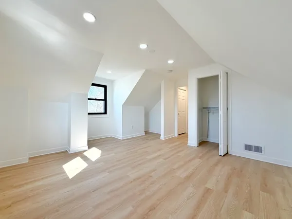 $525,000 | 219 East Berkshire Avenue, Lombard, IL 60148