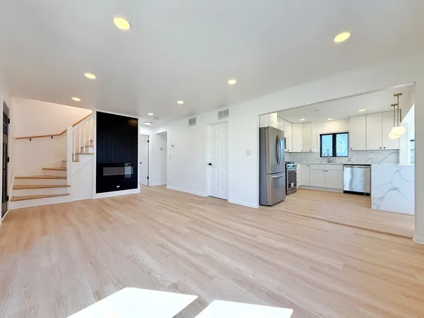 $525,000 | 219 East Berkshire Avenue, Lombard, IL 60148