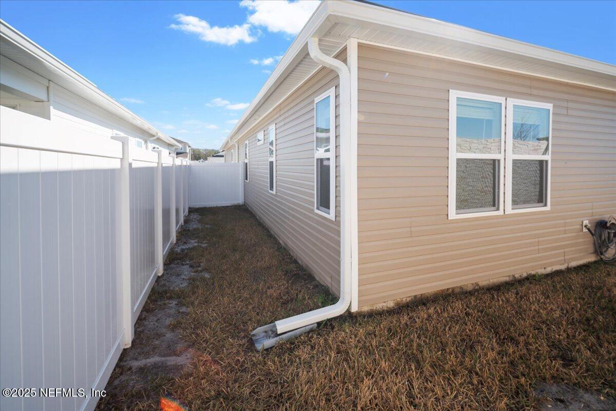 7212 Red Timber Road Jacksonville, FL 32244 - Photo 29 of 31 a backyard of a house