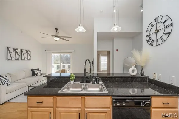 $199,499 | 37 Kassebaum Lane, Unit 305, St. Louis, MO 63129