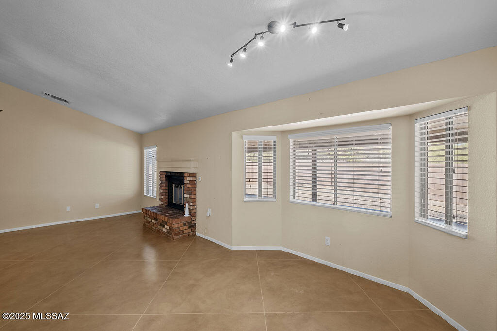 4519 South Chatam Ridge Tucson, AZ 85730 - Photo 13 of 43