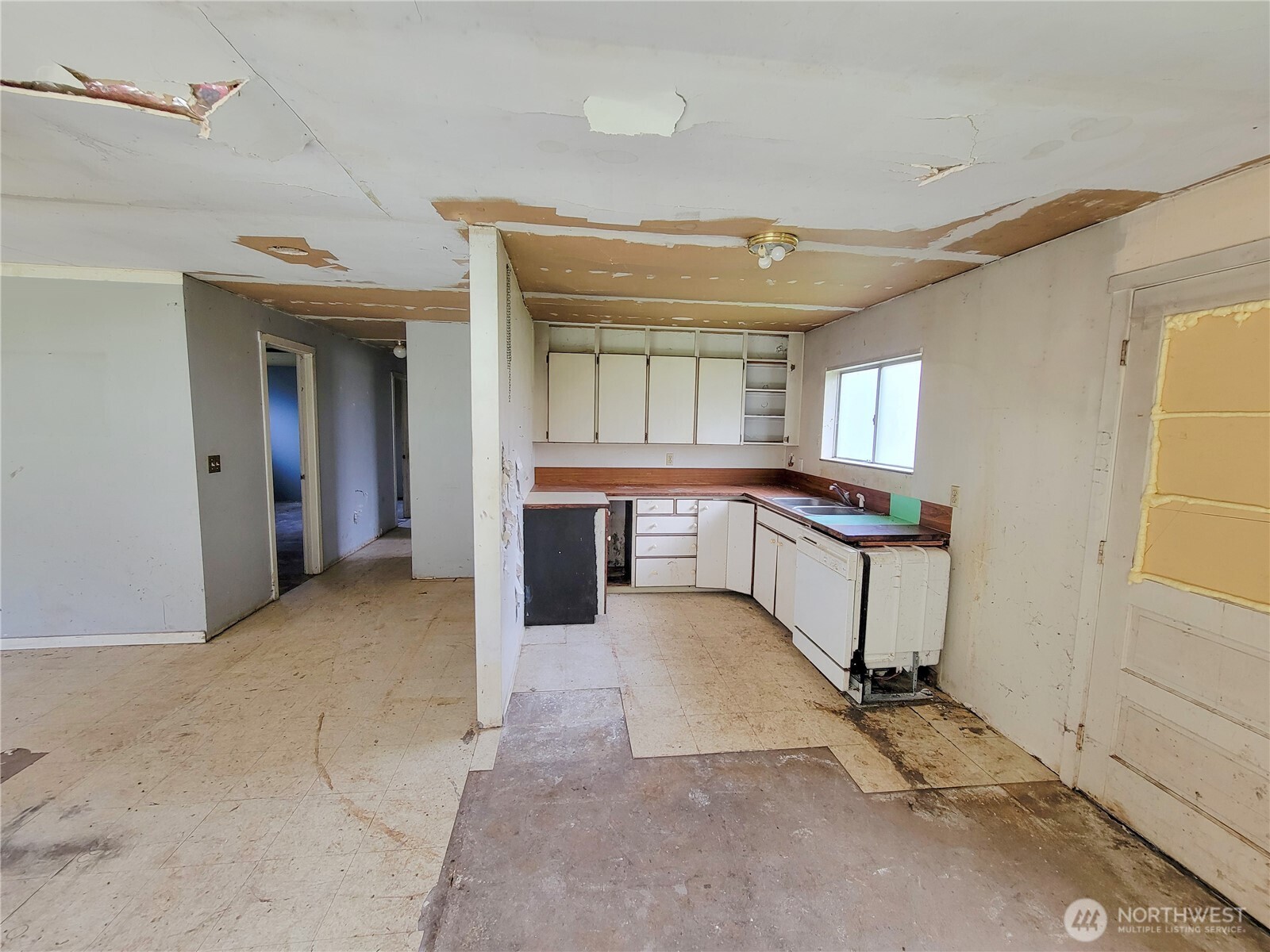 1840 West Deegan Road West Shelton, WA 98584 - Photo 18 of 24 a view of a kitchen with granite countertop cabinets and a sink