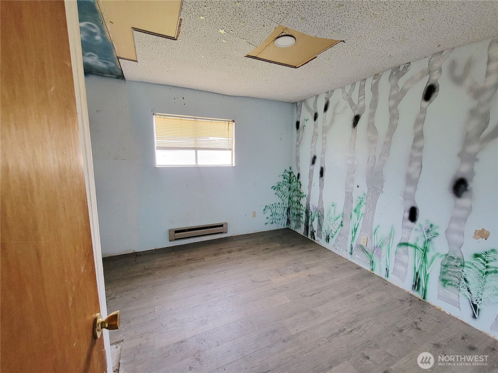 1840 West Deegan Road West Shelton, WA 98584 - Photo 20 of 24 a view of an empty room with a window