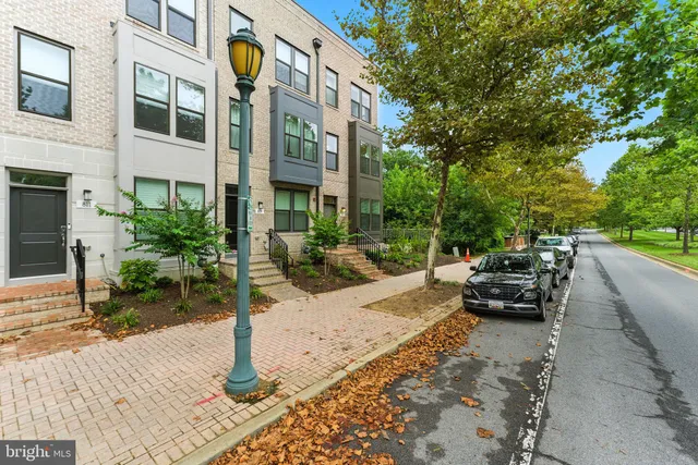 $799,900 | 807 King Farm Boulevard, Rockville, MD 20850