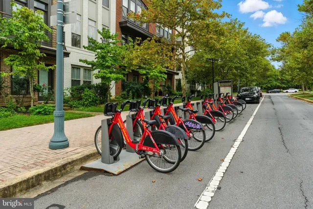 $799,900 | 807 King Farm Boulevard, Rockville, MD 20850