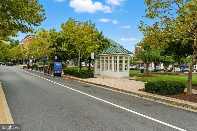 $799,900 | 807 King Farm Boulevard, Rockville, MD 20850