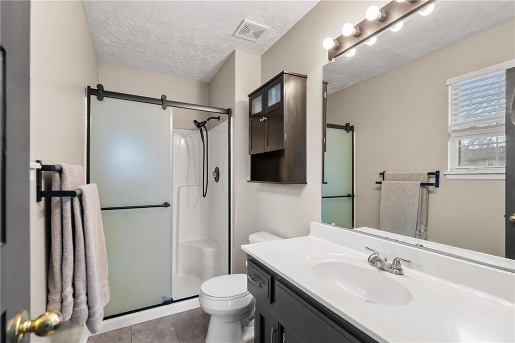 109 East Laredo Trail Raymore, MO 64083 - Photo 17 of 33