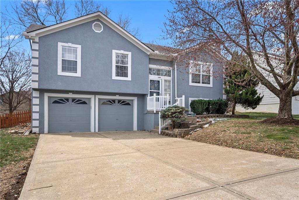 109 East Laredo Trail Raymore, MO 64083 - Photo 2 of 33