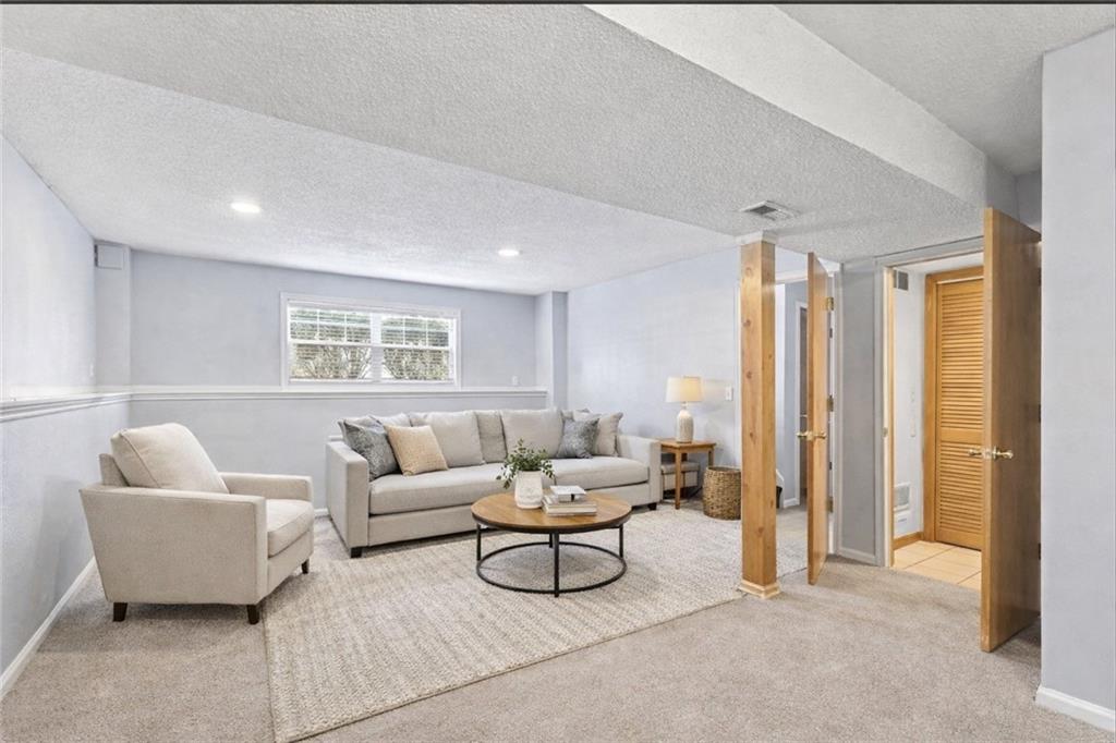 109 East Laredo Trail Raymore, MO 64083 - Photo 24 of 33