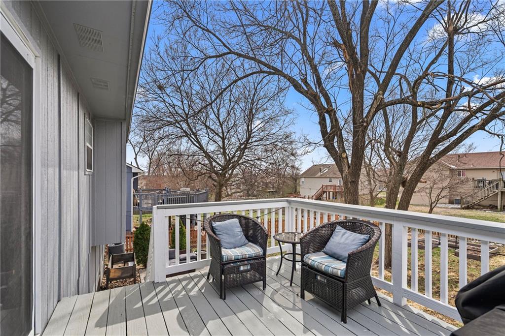 109 East Laredo Trail Raymore, MO 64083 - Photo 28 of 33