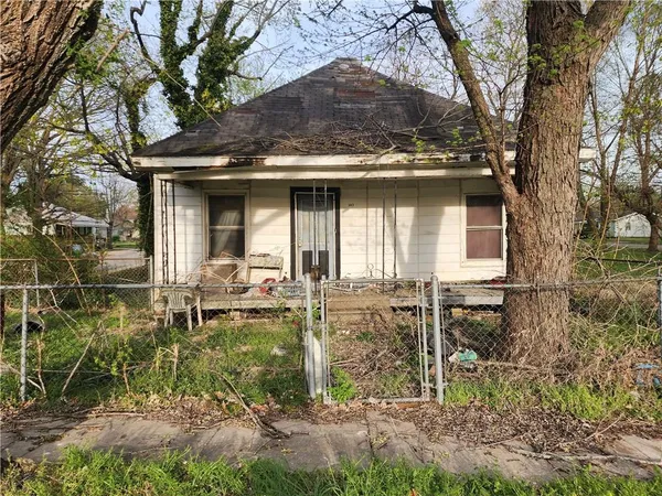 $30,000 | 303 North Johnson Street, Charleston, MO 63834