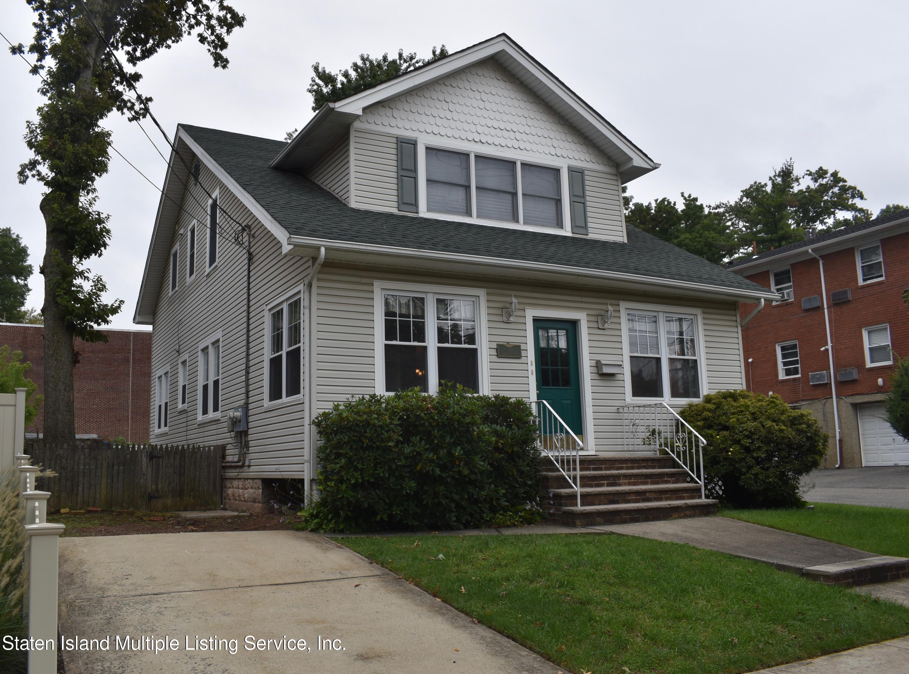 11 Edgewood Road Staten Island, NY 10308 - Photo 3 of 66 DSC_0626