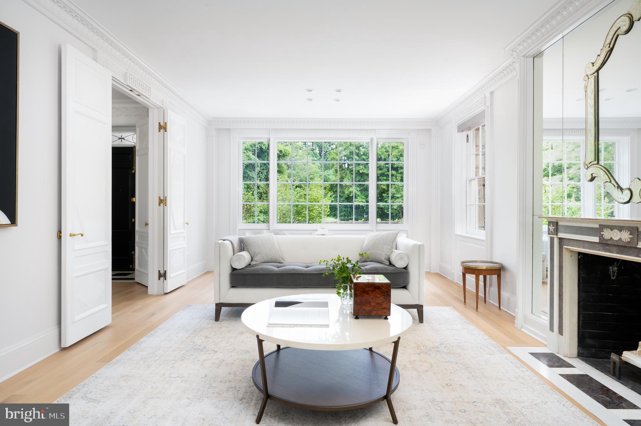 2302 Kalorama Road Northwest Washington, DC 20008 - Photo 6 of 35 Living Room