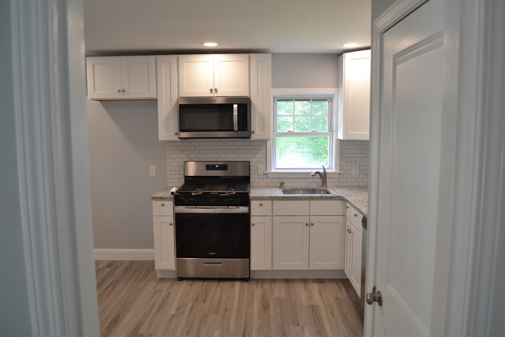 73 Littleton Road Chelmsford, MA 01824 - Photo 5 of 19 Gallery Image 5