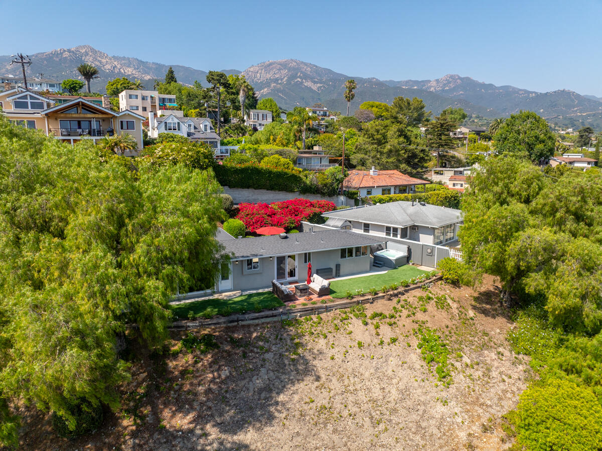 949 Cheltenham Road Santa Barbara, CA 93105 - Photo 1 of 2 A_949-947_aerial_NE