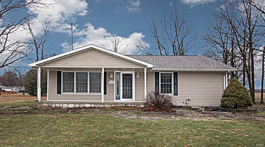 12724 Slant Road Carlyle, IL 62231 - Photo 1 of 39
