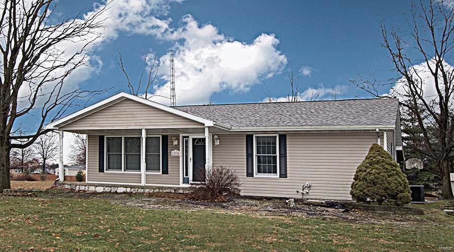 12724 Slant Road Carlyle, IL 62231 - Photo 2 of 39