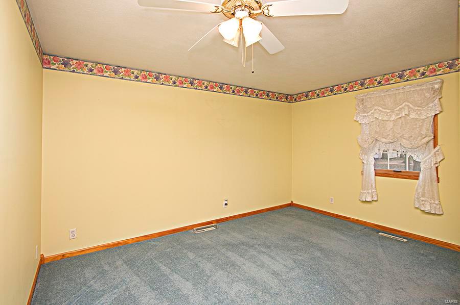 12724 Slant Road Carlyle, IL 62231 - Photo 18 of 39