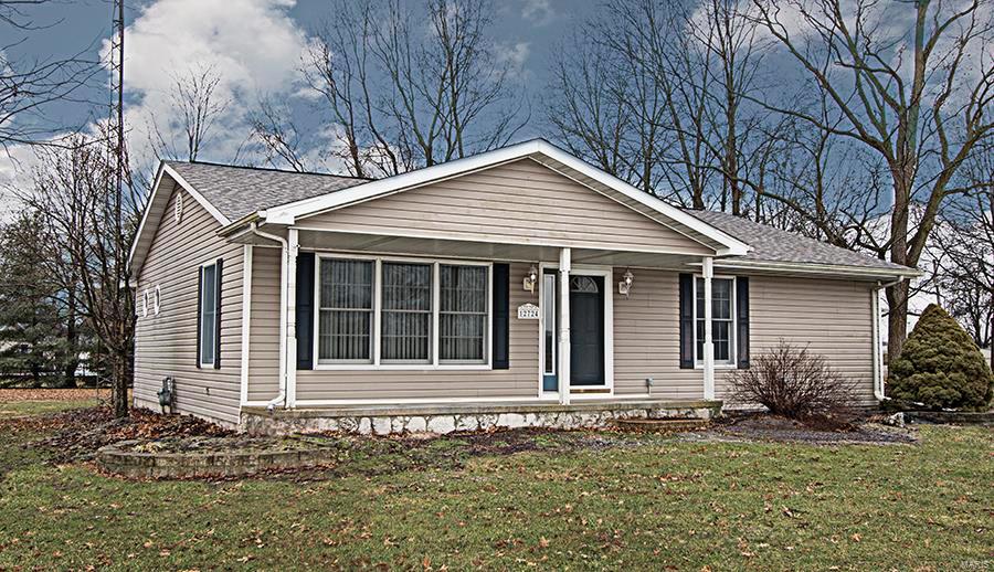 12724 Slant Road Carlyle, IL 62231 - Photo 3 of 39