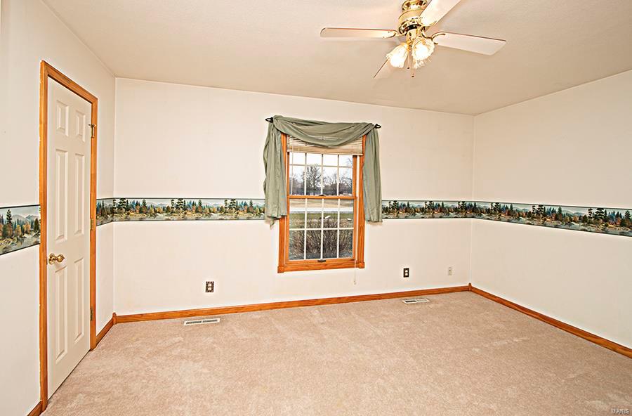 12724 Slant Road Carlyle, IL 62231 - Photo 23 of 39