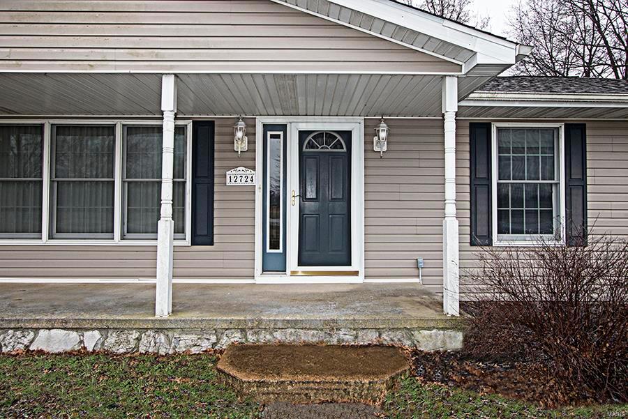 12724 Slant Road Carlyle, IL 62231 - Photo 4 of 39