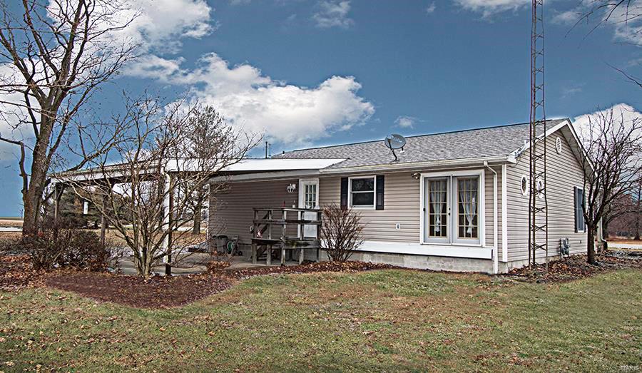 12724 Slant Road Carlyle, IL 62231 - Photo 7 of 39