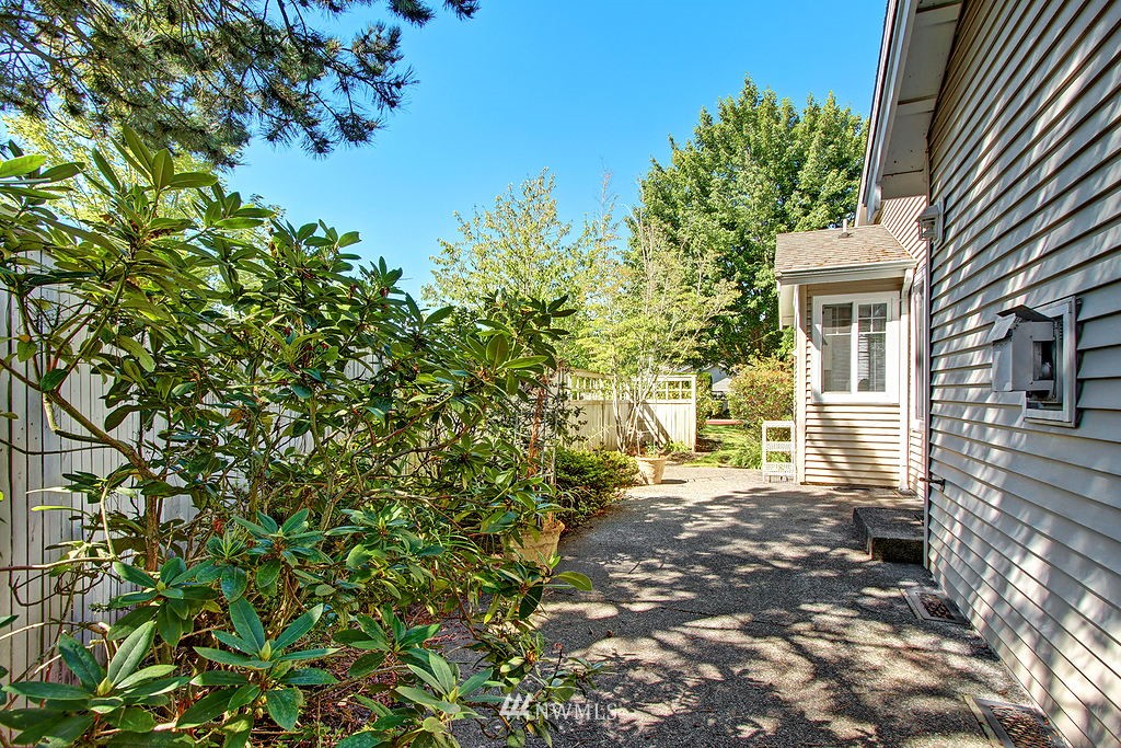 4501 Northeast 6th Court Renton, WA 98059 - Photo 15 of 19