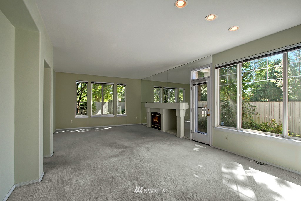 4501 Northeast 6th Court Renton, WA 98059 - Photo 4 of 19