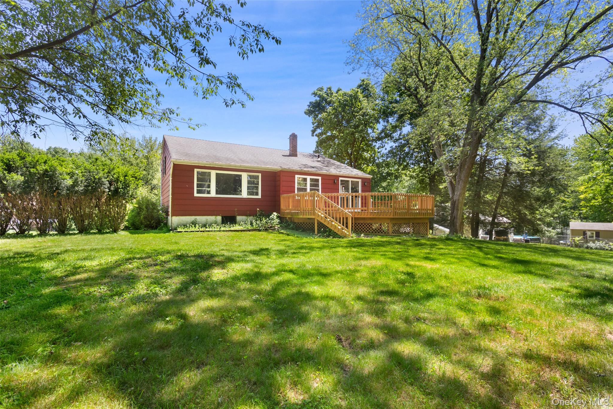 961 Lester Road Yorktown Heights, NY 10598 - Photo 3 of 37