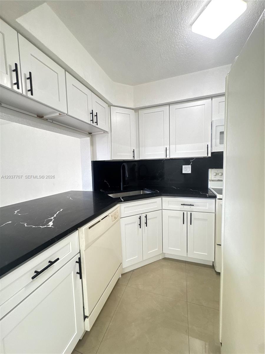 8500 Northwest 8th Street, Unit 303 Miami, FL 33126 - Photo 5 of 12