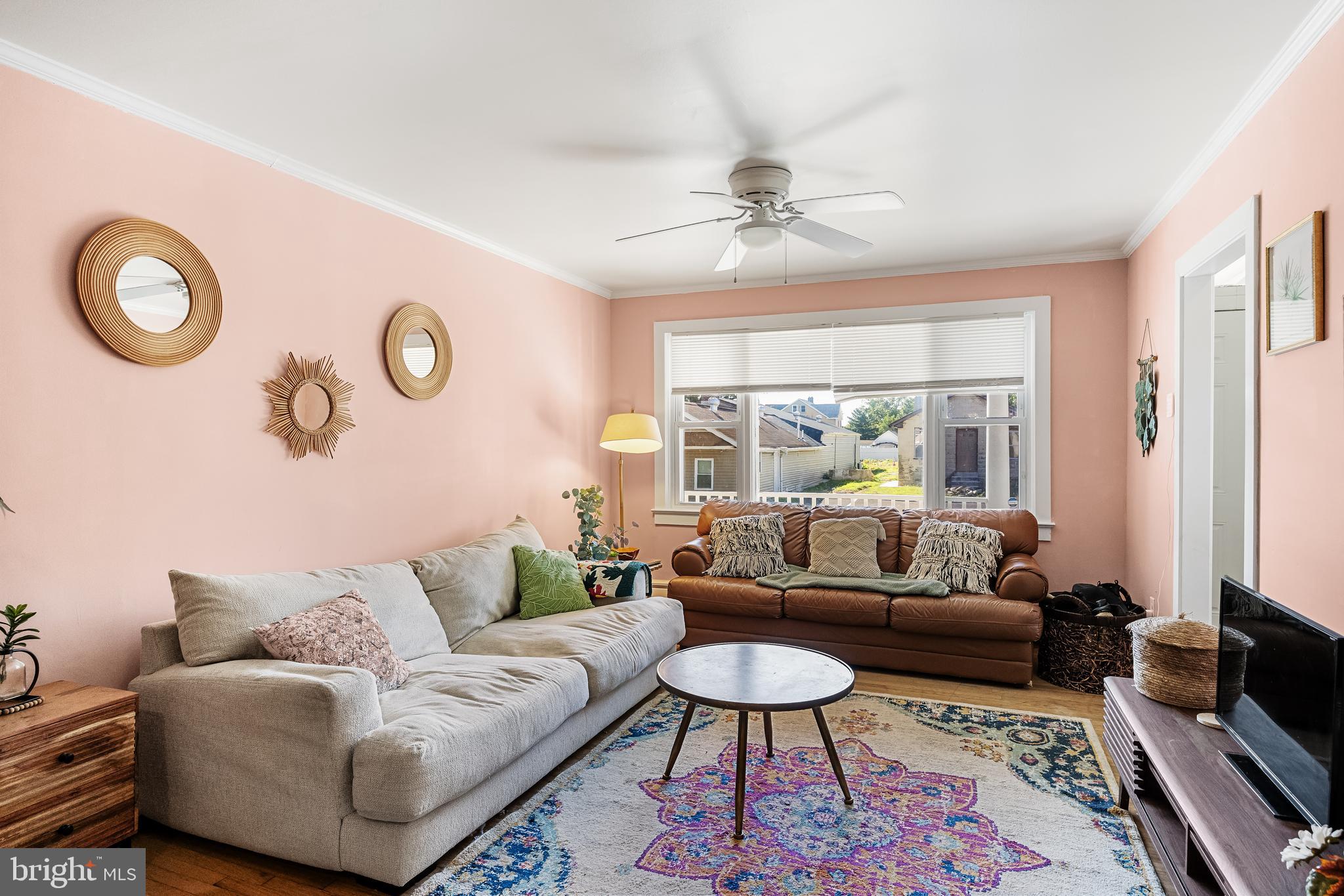 424 Morris Street Woodbury, NJ 08096 - Photo 6 of 31 Living Room