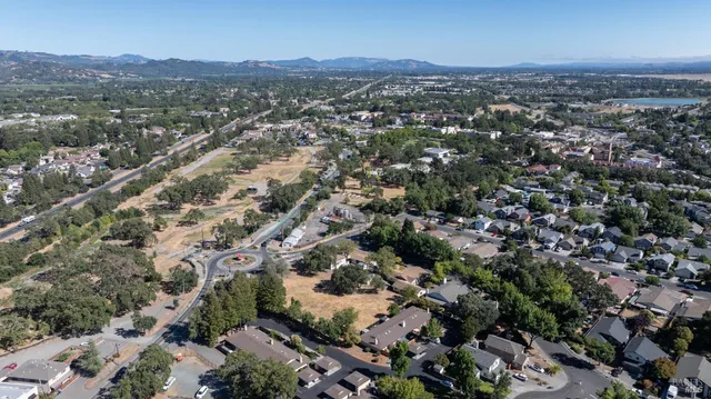 $789,000 | 9551 Old Redwood Highway, Windsor, CA 95492