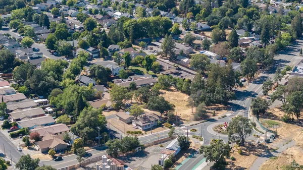 $789,000 | 9551 Old Redwood Highway, Windsor, CA 95492