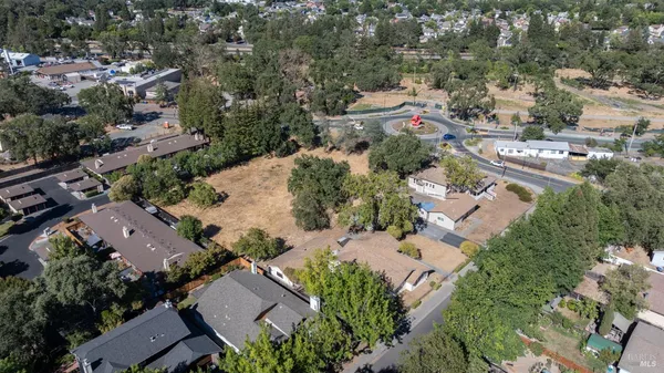 $789,000 | 9551 Old Redwood Highway, Windsor, CA 95492