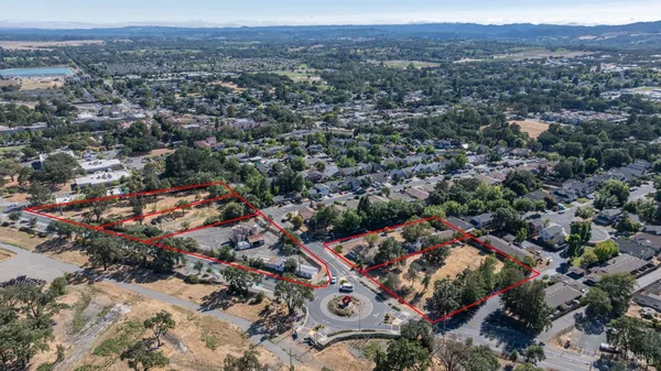 $789,000 | 9551 Old Redwood Highway, Windsor, CA 95492