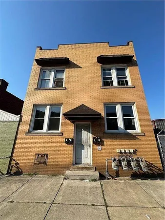 $750 | 505 Broadway Avenue, Unit 3, McKees Rocks, PA 15136