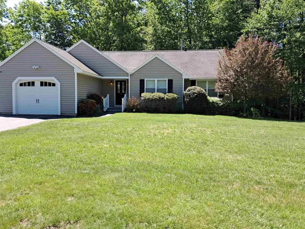 $499,900 | 4 Sterling Way, Unit 4, Hudson, NH 03051