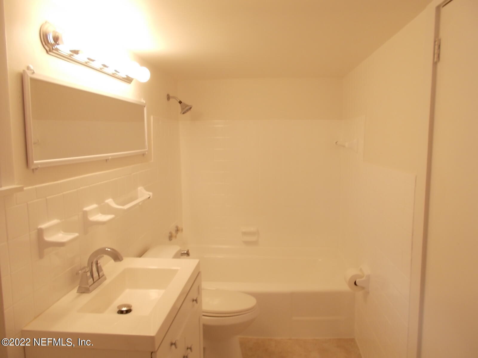 5738 Cruz Road Jacksonville, FL 32207 - Photo 20 of 22 Owner's Bath 2