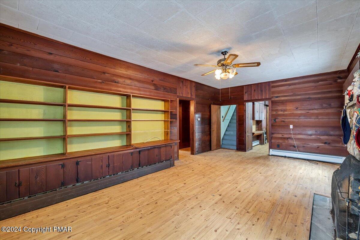 261 Merry Hill Road Mount Pocono, PA 18344 - Photo 11 of 46 261 Gathering room