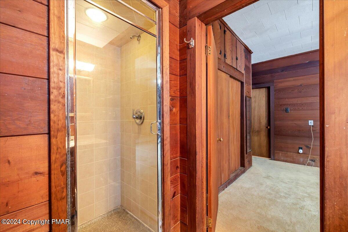 261 Merry Hill Road Mount Pocono, PA 18344 - Photo 18 of 46 261 Bathroom 2