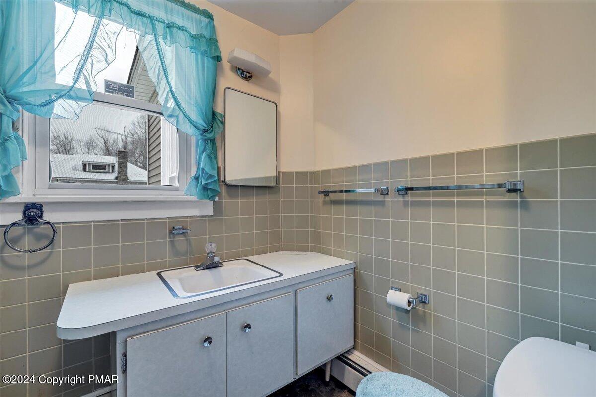 261 Merry Hill Road Mount Pocono, PA 18344 - Photo 24 of 46 261 Main Bathroom 2