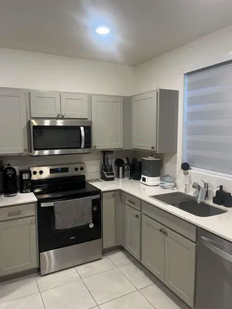 $2,600 | 1431 Northeast 3rd Avenue, Florida City, FL 33034