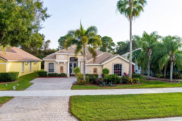 a view of an outdoor space