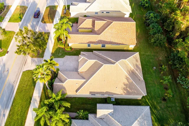 $468,000 | 665 Southwest Lake Charles Circle, Port St. Lucie, FL 34986