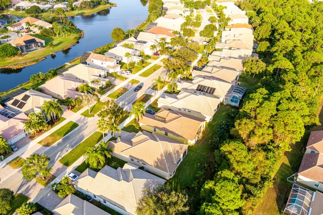 $468,000 | 665 Southwest Lake Charles Circle, Port St. Lucie, FL 34986