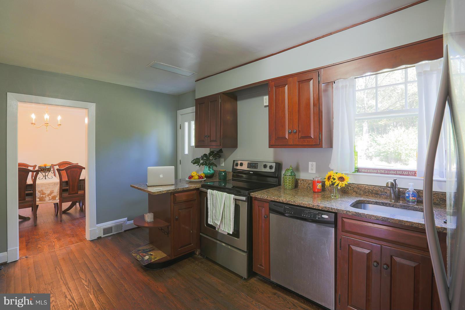 3402 Keyser Road Baltimore, MD 21208 - Photo 17 of 28 Kitchen