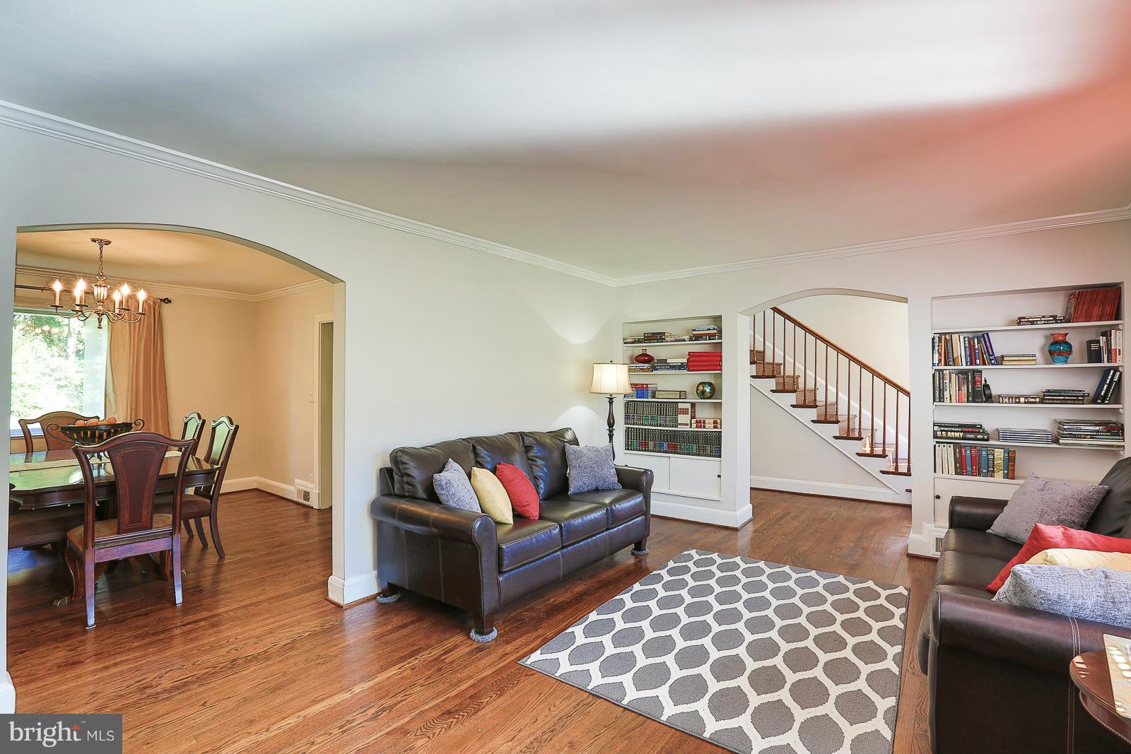 3402 Keyser Road Baltimore, MD 21208 - Photo 8 of 28 Living Room