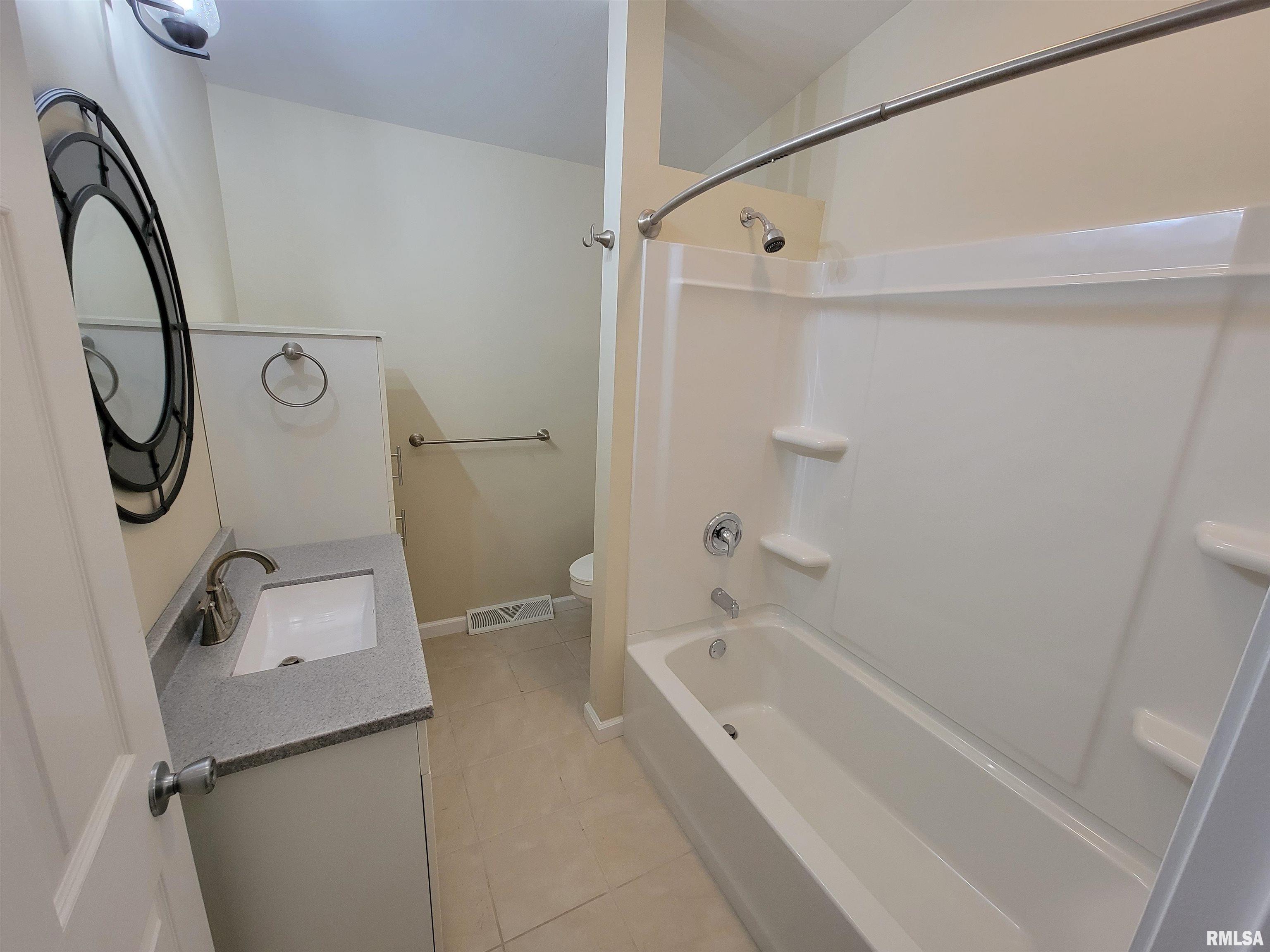3131 Rita Avenue Springfield, IL 62703 - Photo 8 of 28