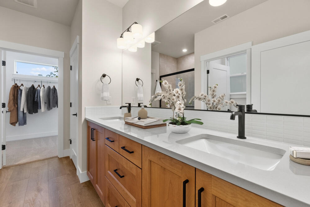 3966 Northeast Oakside Loop Bend, OR 97701 - Photo 6 of 20 Gallery Image 6