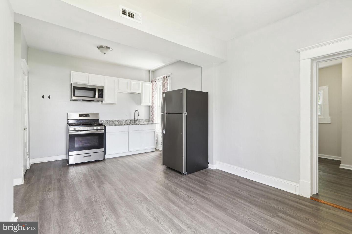 4408 Towanda Avenue Baltimore, MD 21215 - Photo 12 of 28